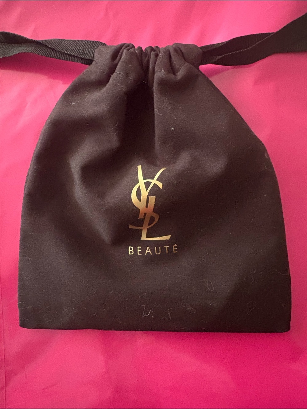 Yves Saint Laurent Red Lipstick mini and drawstring bag- Sleek Gold Finish - Picture 2 of 5
